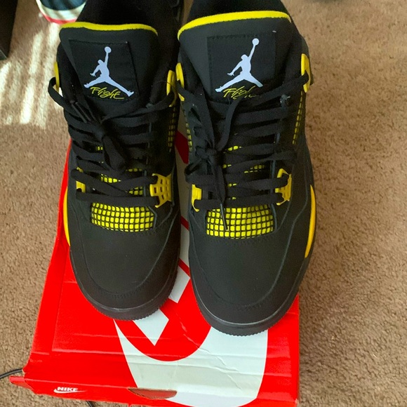 Air Jordan IV Yellow Thunder